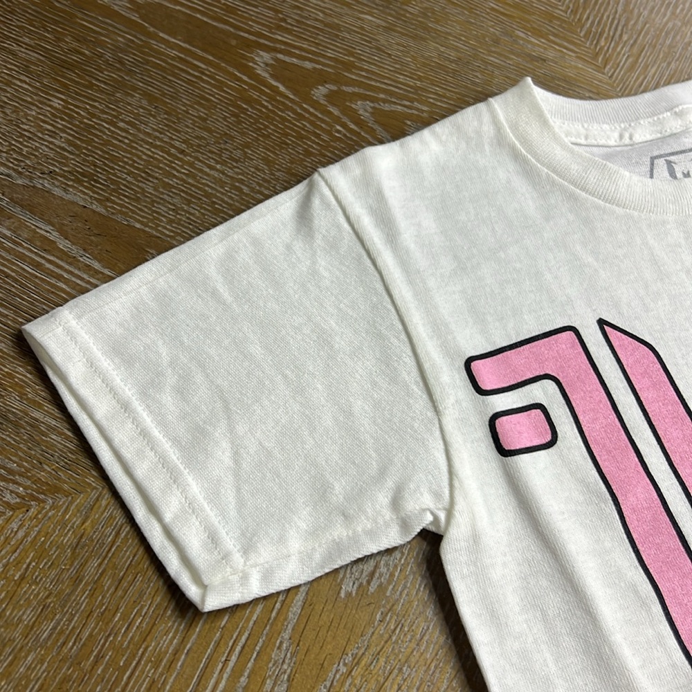 MESSI Kids White Pink 10 Messi GOAT Football Soccer Print Tee S - Picture 3 of 6